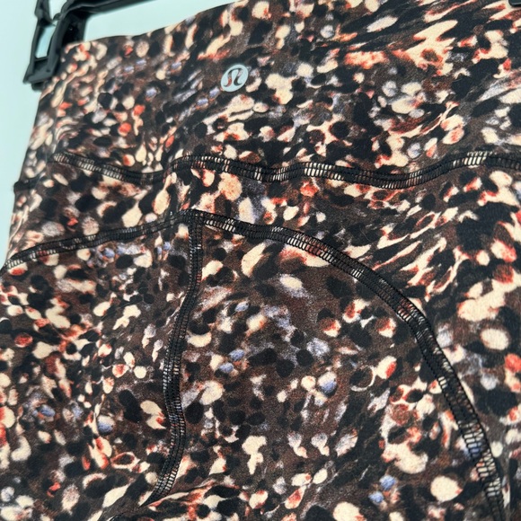 SOLD: LULULEMON 🍋 - Invigorate Leggings - Picture 5 of 11